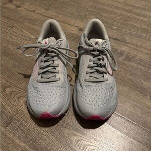 Brooks Women's Athletic Shoes